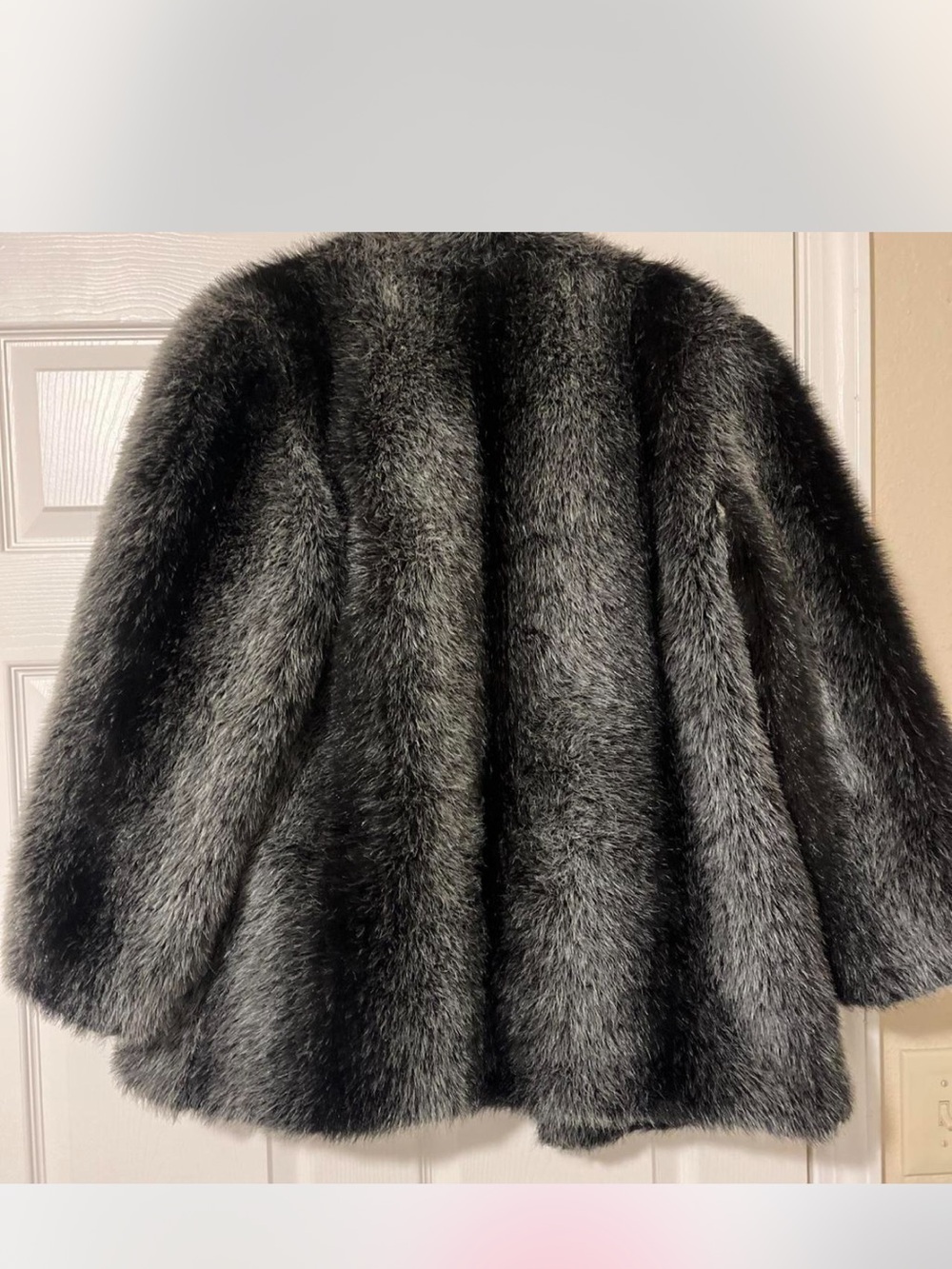 Gorgeous Vintage Women's Faux Fur Coat in Charcoal Gray